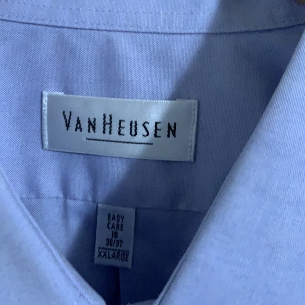 Button down - Picture 2 of 2